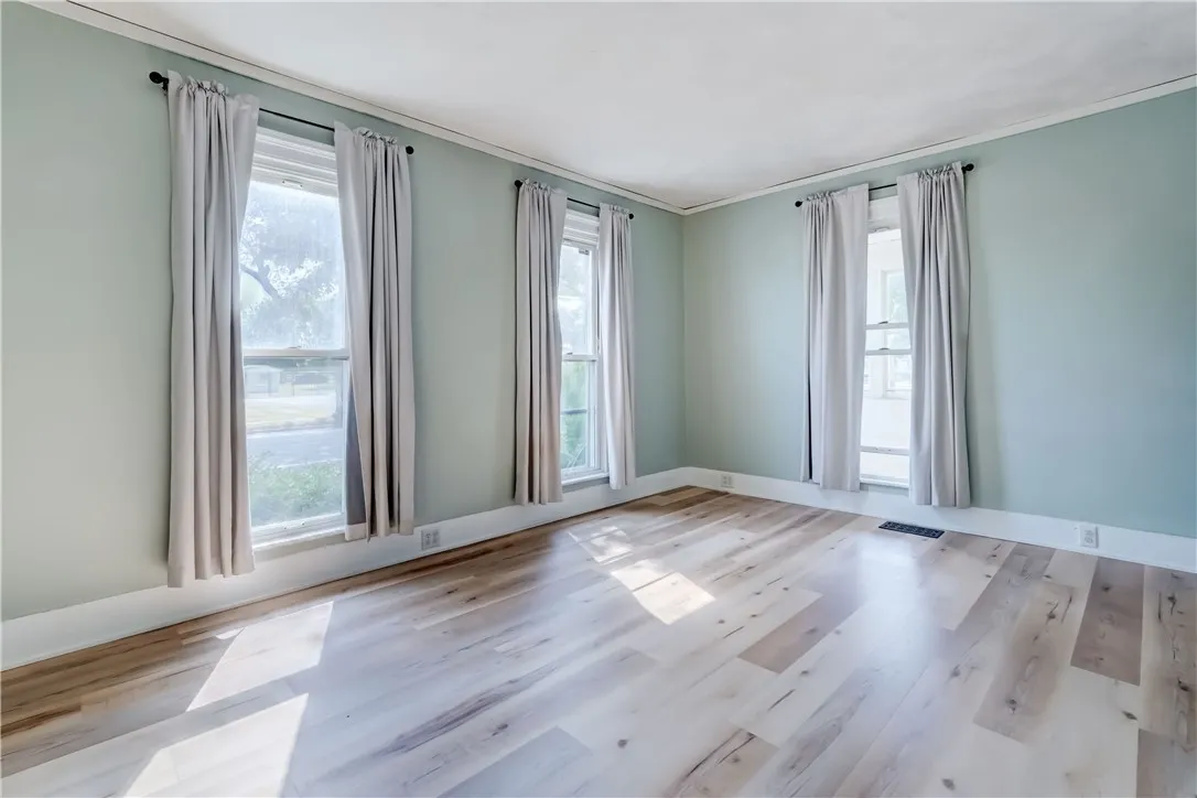 Living room w/LVP flooring!