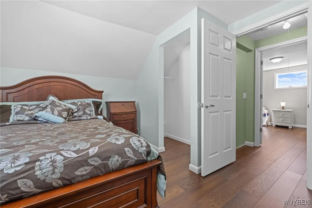 Bedroom closet & hallway