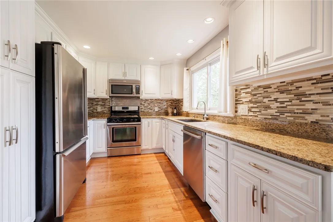 18 Aspen Drive, Penfield, New York 14625, Penfield, New York 14625, 3 Bedrooms Bedrooms, 7 Rooms Rooms,2 BathroomsBathrooms,Residential,Closed,18 Aspen Drive, Penfield, New York 14625,0,R1626743