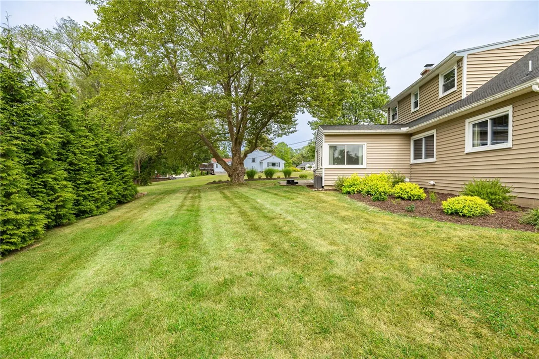 18 Aspen Drive, Penfield, New York 14625, Penfield, New York 14625, 3 Bedrooms Bedrooms, 7 Rooms Rooms,2 BathroomsBathrooms,Residential,Closed,18 Aspen Drive, Penfield, New York 14625,0,R1626743