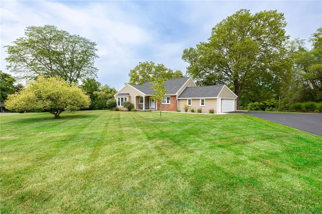 18 Aspen Drive, Penfield, New York 14625, Penfield, New York 14625, 3 Bedrooms Bedrooms, 7 Rooms Rooms,2 BathroomsBathrooms,Residential,Closed,18 Aspen Drive, Penfield, New York 14625,0,R1626743