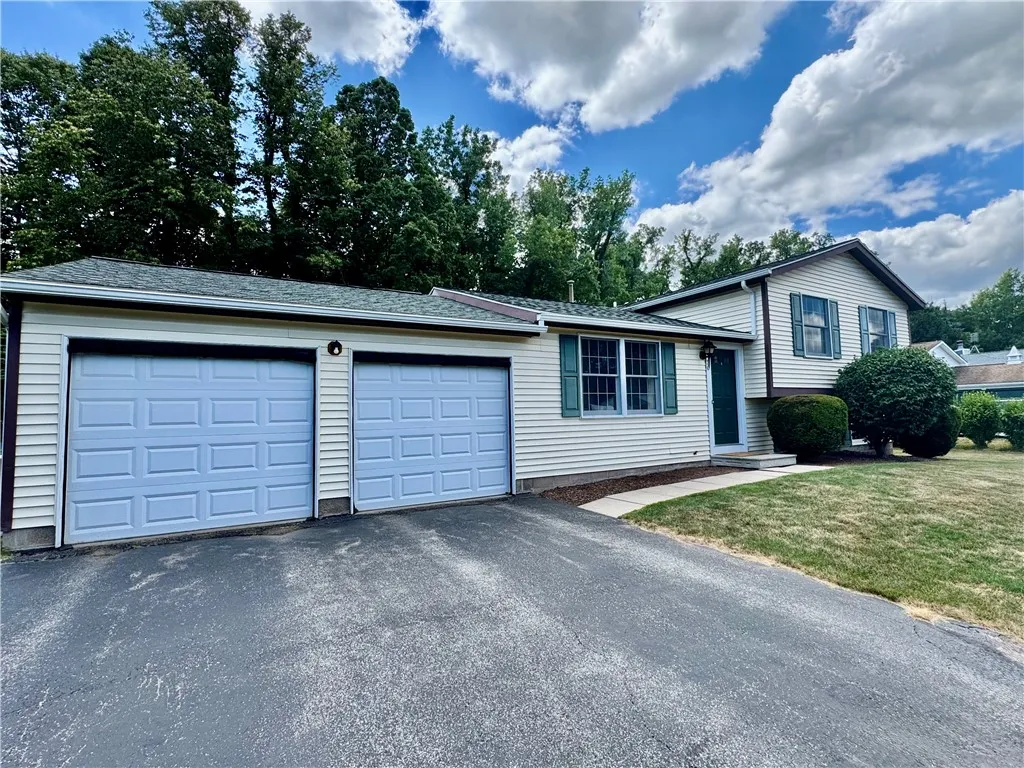 50 Jennifer Circle, Gates, New York 14606, Gates, New York 14606, 3 Bedrooms Bedrooms, 8 Rooms Rooms,1 BathroomBathrooms,Residential,Closed,50 Jennifer Circle, Gates, New York 14606,0,R1626610