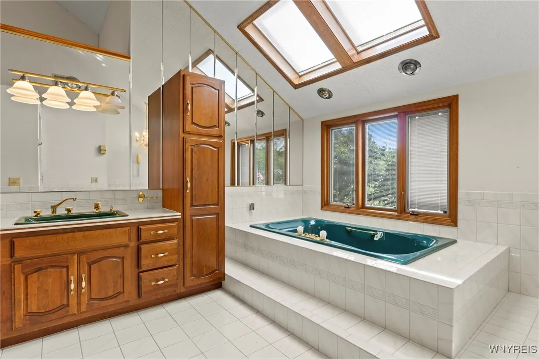 461 Elma Meadow Lane, Elma, New York 14059, Elma, New York 14059, 4 Bedrooms Bedrooms, 10 Rooms Rooms,2 BathroomsBathrooms,Residential,Closed,461 Elma Meadow Lane, Elma, New York 14059,0,B1626171