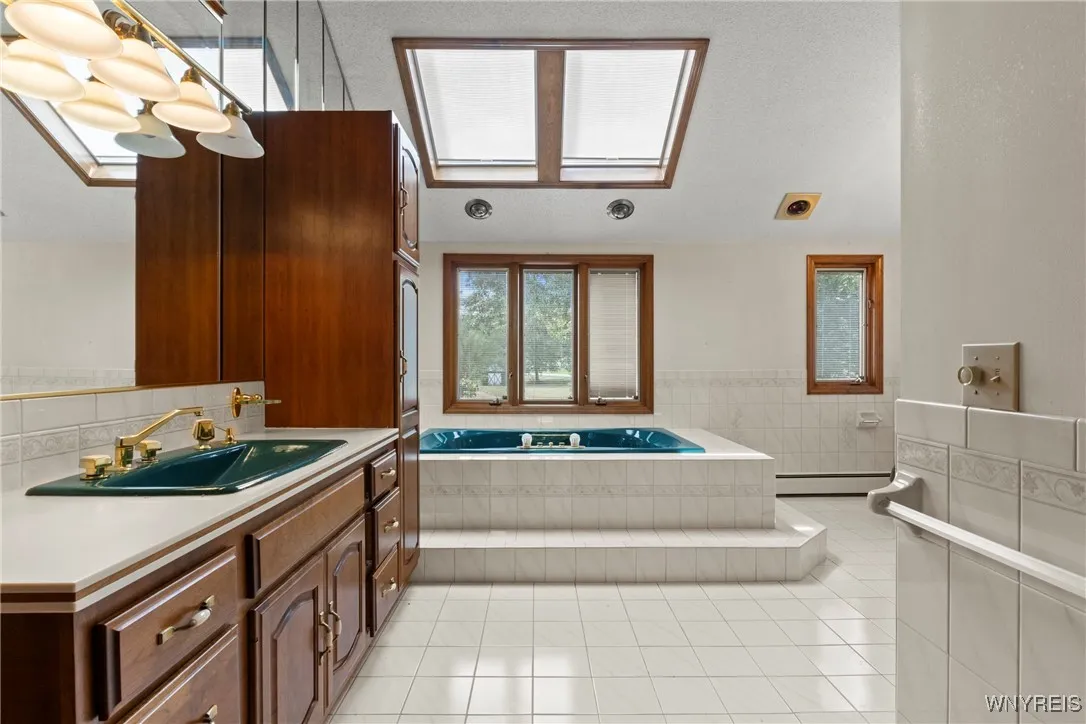 461 Elma Meadow Lane, Elma, New York 14059, Elma, New York 14059, 4 Bedrooms Bedrooms, 10 Rooms Rooms,2 BathroomsBathrooms,Residential,Closed,461 Elma Meadow Lane, Elma, New York 14059,0,B1626171