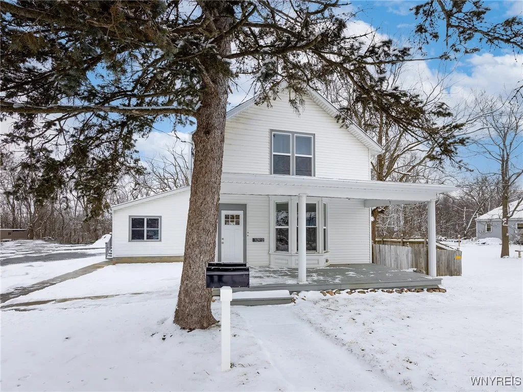 10912 Main Street, Clarence, New York 14031, Clarence, New York 14031, 4 Bedrooms Bedrooms, ,3 BathroomsBathrooms,Residential,For Sale,10912 Main Street, Clarence, New York 14031,B1627065