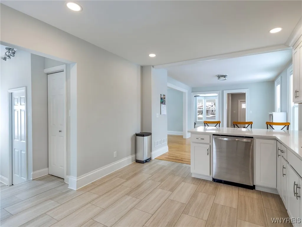 10912 Main Street, Clarence, New York 14031, Clarence, New York 14031, 4 Bedrooms Bedrooms, ,3 BathroomsBathrooms,Residential,For Sale,10912 Main Street, Clarence, New York 14031,B1627065