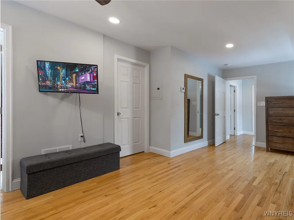 10912 Main Street, Clarence, New York 14031, Clarence, New York 14031, 4 Bedrooms Bedrooms, ,3 BathroomsBathrooms,Residential,For Sale,10912 Main Street, Clarence, New York 14031,B1627065