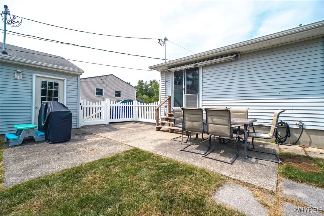 681 East And West Road, West Seneca, New York 1422, West Seneca, New York 14224, 3 Bedrooms Bedrooms, 6 Rooms Rooms,1 BathroomBathrooms,Residential,Closed,681 East And West Road, West Seneca, New York 1422,0,B1624198