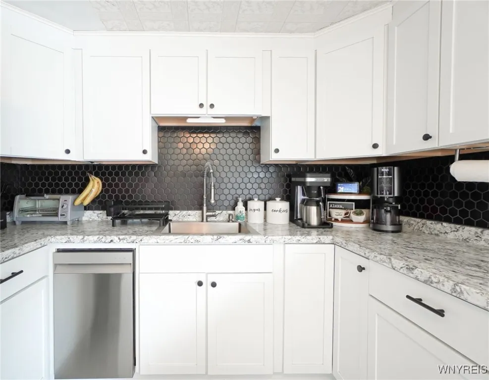 681 East And West Road, West Seneca, New York 1422, West Seneca, New York 14224, 3 Bedrooms Bedrooms, 6 Rooms Rooms,1 BathroomBathrooms,Residential,Closed,681 East And West Road, West Seneca, New York 1422,0,B1624198