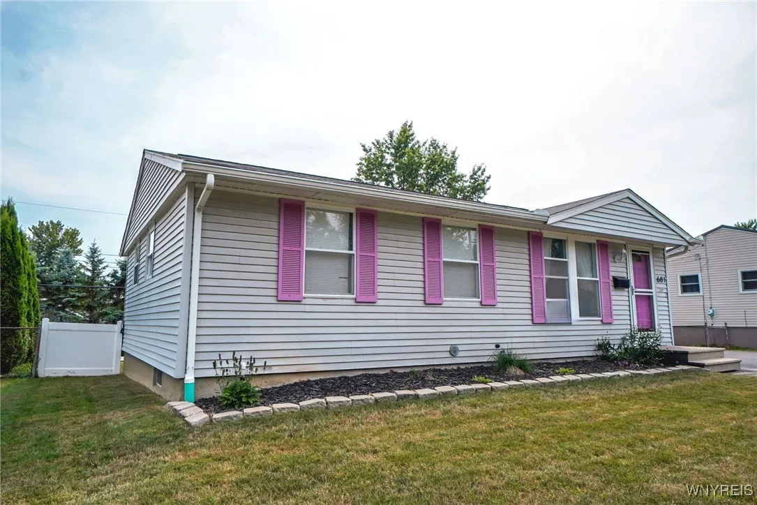 681 East And West Road, West Seneca, New York 1422, West Seneca, New York 14224, 3 Bedrooms Bedrooms, 6 Rooms Rooms,1 BathroomBathrooms,Residential,Closed,681 East And West Road, West Seneca, New York 1422,0,B1624198