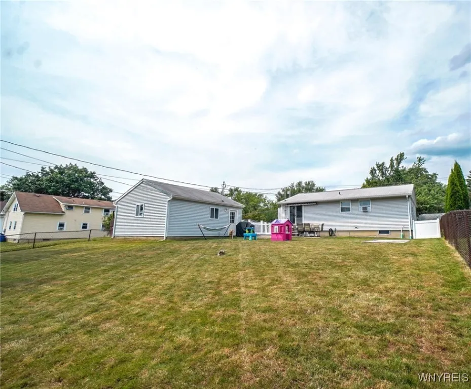 681 East And West Road, West Seneca, New York 1422, West Seneca, New York 14224, 3 Bedrooms Bedrooms, 6 Rooms Rooms,1 BathroomBathrooms,Residential,Closed,681 East And West Road, West Seneca, New York 1422,0,B1624198