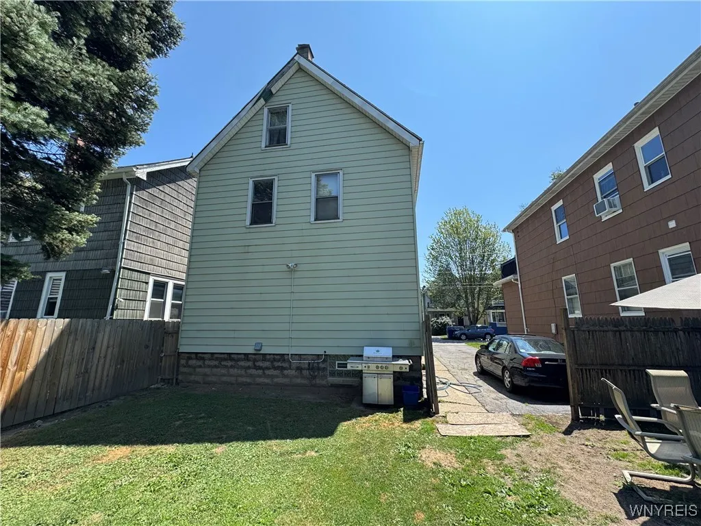 102 Pomona Place, Buffalo, New York 14210, Buffalo, New York 14210, 4 Bedrooms Bedrooms, 8 Rooms Rooms,1 BathroomBathrooms,Residential,For Sale,102 Pomona Place, Buffalo, New York 14210,B1626563
