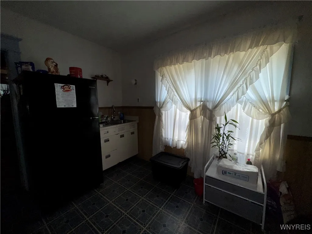 102 Pomona Place, Buffalo, New York 14210, Buffalo, New York 14210, 4 Bedrooms Bedrooms, 8 Rooms Rooms,1 BathroomBathrooms,Residential,For Sale,102 Pomona Place, Buffalo, New York 14210,B1626563