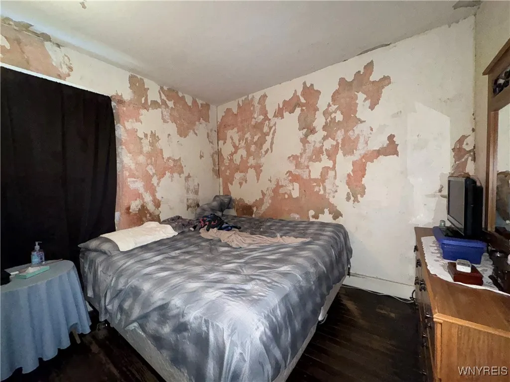 102 Pomona Place, Buffalo, New York 14210, Buffalo, New York 14210, 4 Bedrooms Bedrooms, 8 Rooms Rooms,1 BathroomBathrooms,Residential,For Sale,102 Pomona Place, Buffalo, New York 14210,B1626563