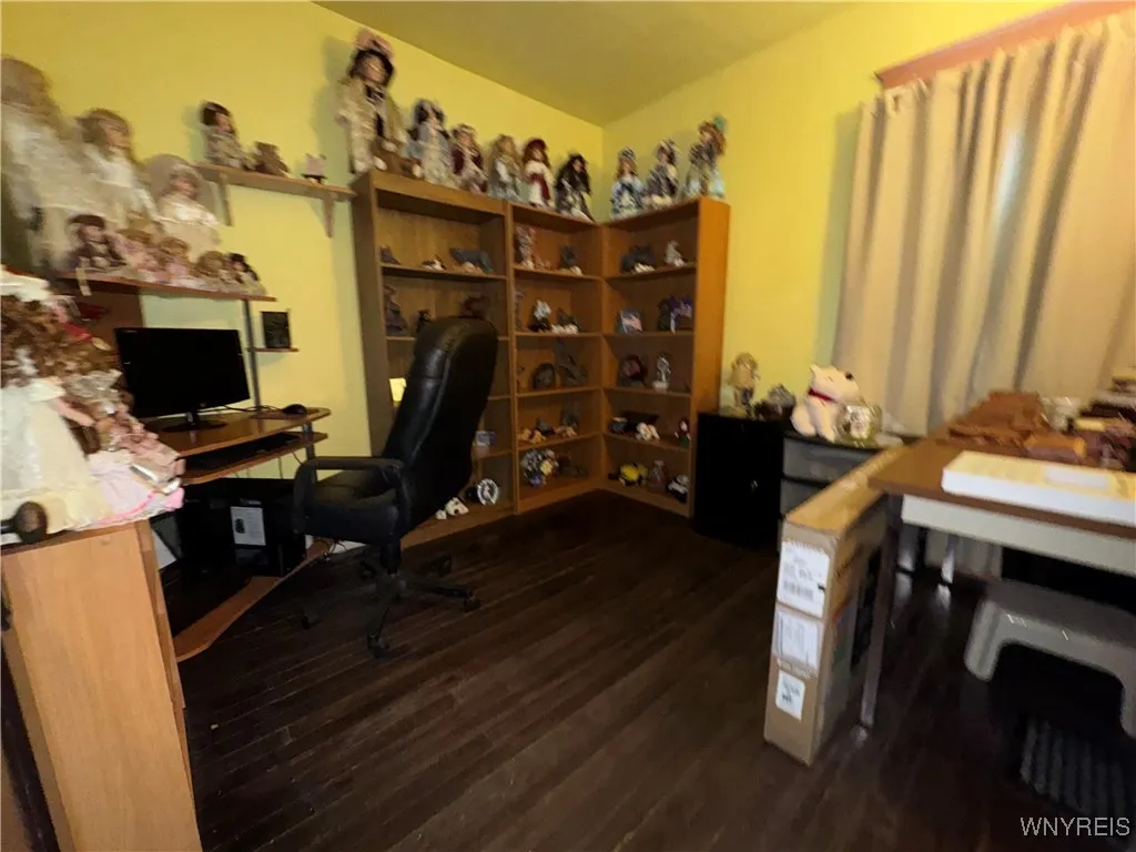 102 Pomona Place, Buffalo, New York 14210, Buffalo, New York 14210, 4 Bedrooms Bedrooms, 8 Rooms Rooms,1 BathroomBathrooms,Residential,For Sale,102 Pomona Place, Buffalo, New York 14210,B1626563