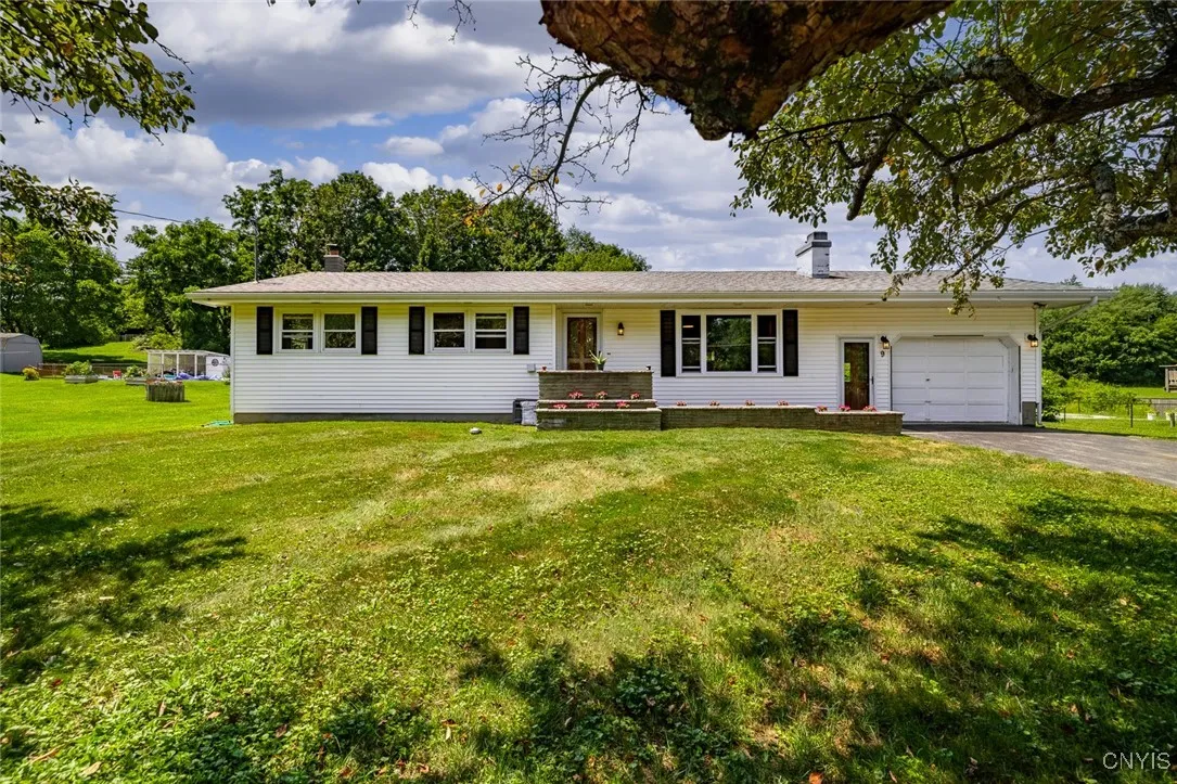 9 County Route 31, Minetto, New York 13126, Minetto, New York 13126, 3 Bedrooms Bedrooms, 6 Rooms Rooms,1 BathroomBathrooms,Residential,Closed,9 County Route 31, Minetto, New York 13126,0,S1626854