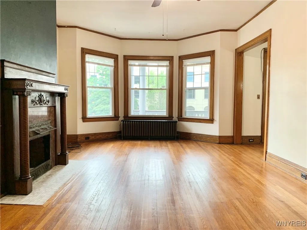 242 Bryant Street 3a, Buffalo, New York 14222, Buffalo, New York 14222, 2 Bedrooms Bedrooms, 6 Rooms Rooms,1 BathroomBathrooms,Residential Lease,For Rent,242 Bryant Street 3a, Buffalo, New York 14222,B1626930