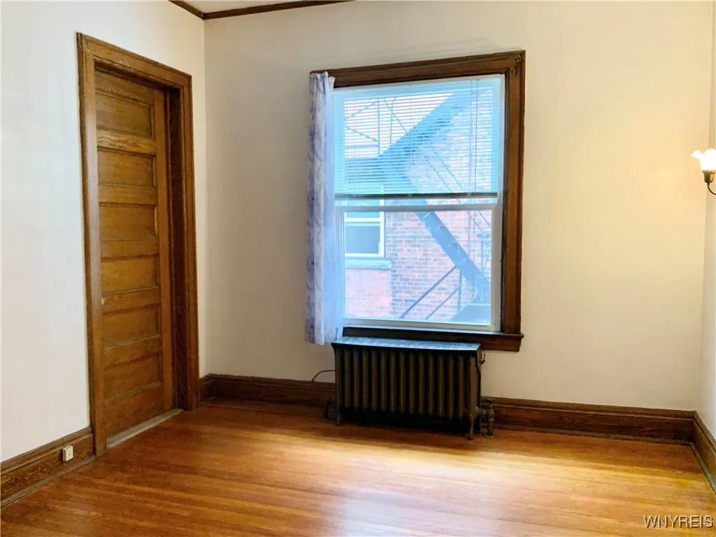 242 Bryant Street 3a, Buffalo, New York 14222, Buffalo, New York 14222, 2 Bedrooms Bedrooms, 6 Rooms Rooms,1 BathroomBathrooms,Residential Lease,For Rent,242 Bryant Street 3a, Buffalo, New York 14222,B1626930
