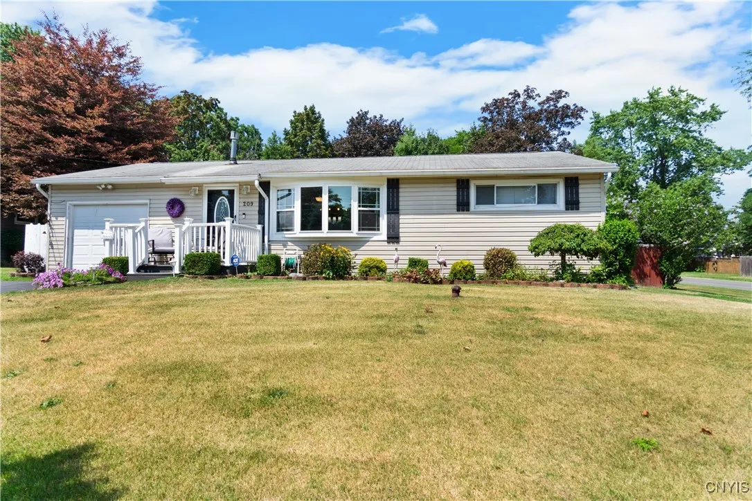 209 Baxton Street, Clay, New York 13212, Clay, New York 13212, 2 Bedrooms Bedrooms, 6 Rooms Rooms,1 BathroomBathrooms,Residential,Closed,209 Baxton Street, Clay, New York 13212,0,S1626789