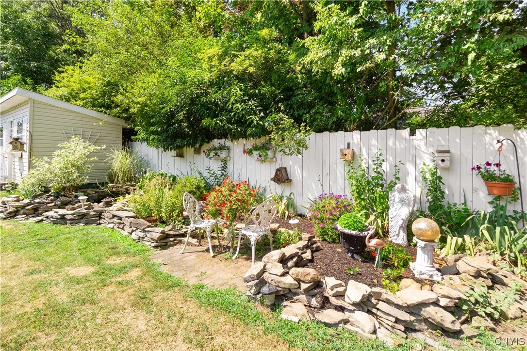 209 Baxton Street, Clay, New York 13212, Clay, New York 13212, 2 Bedrooms Bedrooms, 6 Rooms Rooms,1 BathroomBathrooms,Residential,Closed,209 Baxton Street, Clay, New York 13212,0,S1626789