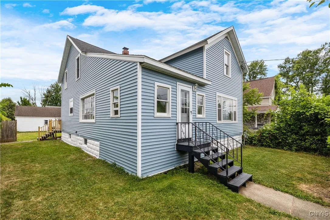 201 West 2nd Street, Dewitt, New York 13057, De Witt, New York 13057, 4 Bedrooms Bedrooms, 12 Rooms Rooms,2 BathroomsBathrooms,Residential,Closed,201 West 2nd Street, Dewitt, New York 13057,0,S1622348