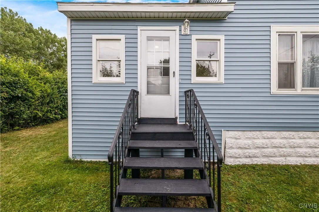 201 West 2nd Street, Dewitt, New York 13057, De Witt, New York 13057, 4 Bedrooms Bedrooms, 12 Rooms Rooms,2 BathroomsBathrooms,Residential,Closed,201 West 2nd Street, Dewitt, New York 13057,0,S1622348