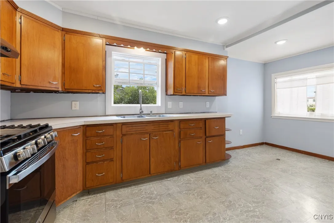 201 West 2nd Street, Dewitt, New York 13057, De Witt, New York 13057, 4 Bedrooms Bedrooms, 12 Rooms Rooms,2 BathroomsBathrooms,Residential,Closed,201 West 2nd Street, Dewitt, New York 13057,0,S1622348