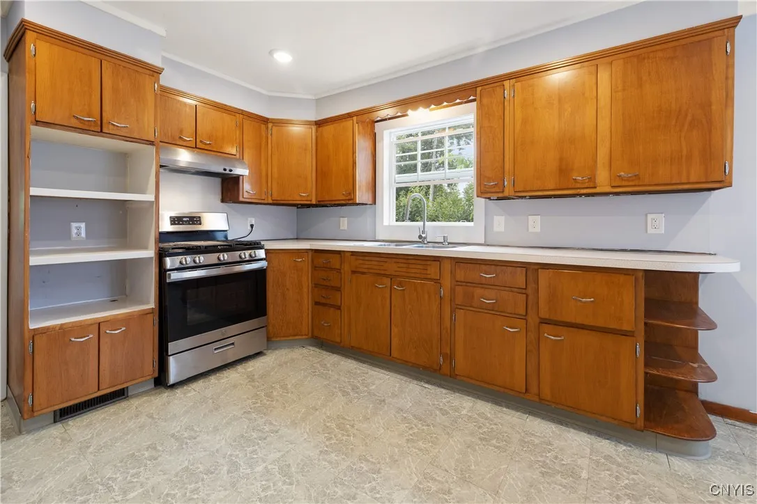 201 West 2nd Street, Dewitt, New York 13057, De Witt, New York 13057, 4 Bedrooms Bedrooms, 12 Rooms Rooms,2 BathroomsBathrooms,Residential,Closed,201 West 2nd Street, Dewitt, New York 13057,0,S1622348