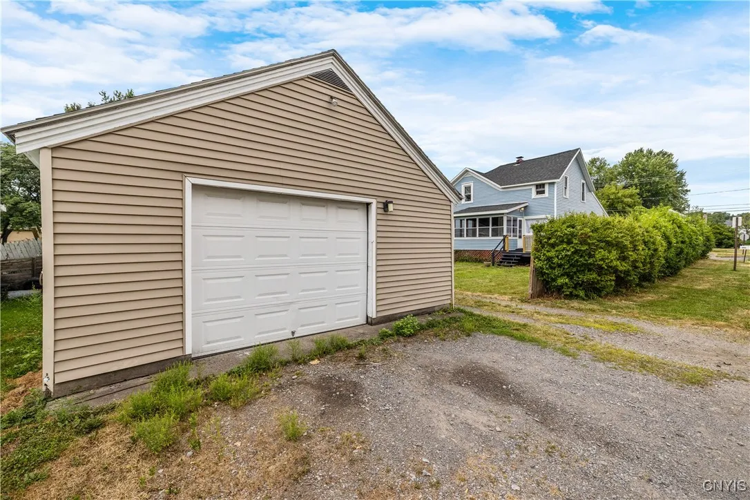 201 West 2nd Street, Dewitt, New York 13057, De Witt, New York 13057, 4 Bedrooms Bedrooms, 12 Rooms Rooms,2 BathroomsBathrooms,Residential,Closed,201 West 2nd Street, Dewitt, New York 13057,0,S1622348