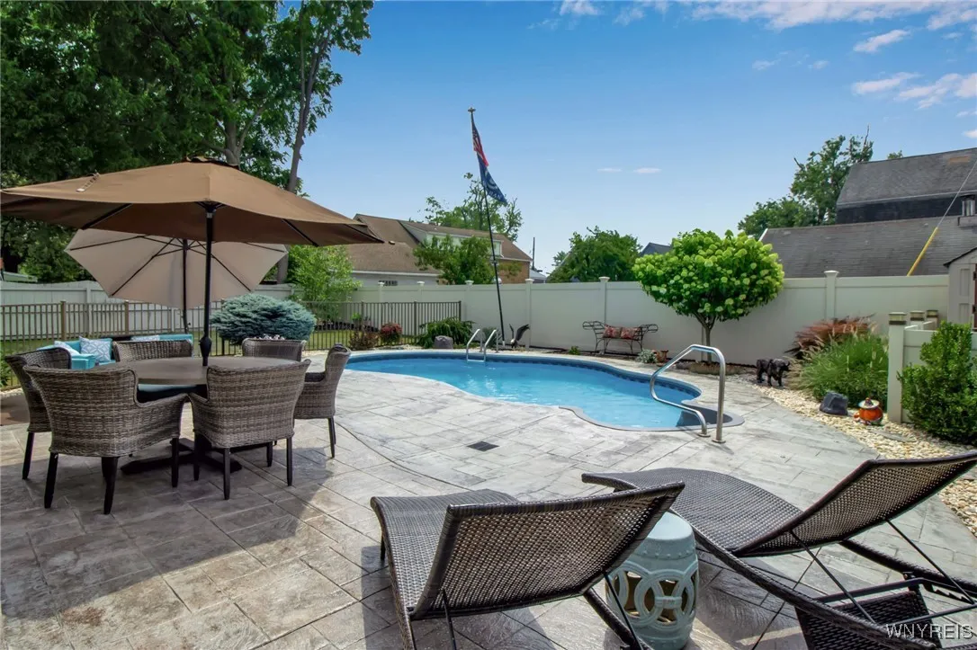 116 Madison Avenue, Hamburg, New York 14219, Hamburg, New York 14219, 3 Bedrooms Bedrooms, 11 Rooms Rooms,2 BathroomsBathrooms,Residential,Closed,116 Madison Avenue, Hamburg, New York 14219,0,B1627135