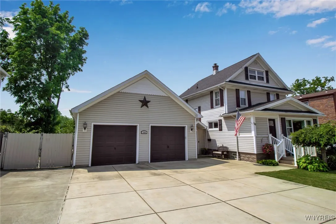 116 Madison Avenue, Hamburg, New York 14219, Hamburg, New York 14219, 3 Bedrooms Bedrooms, 11 Rooms Rooms,2 BathroomsBathrooms,Residential,Closed,116 Madison Avenue, Hamburg, New York 14219,0,B1627135