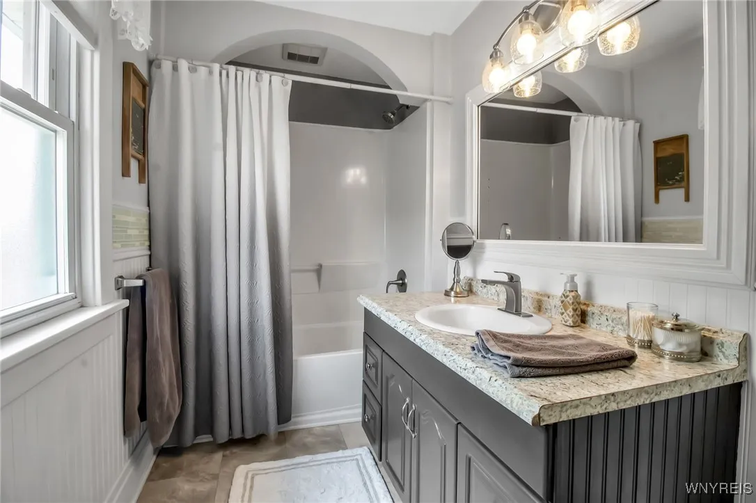 116 Madison Avenue, Hamburg, New York 14219, Hamburg, New York 14219, 3 Bedrooms Bedrooms, 11 Rooms Rooms,2 BathroomsBathrooms,Residential,Closed,116 Madison Avenue, Hamburg, New York 14219,0,B1627135