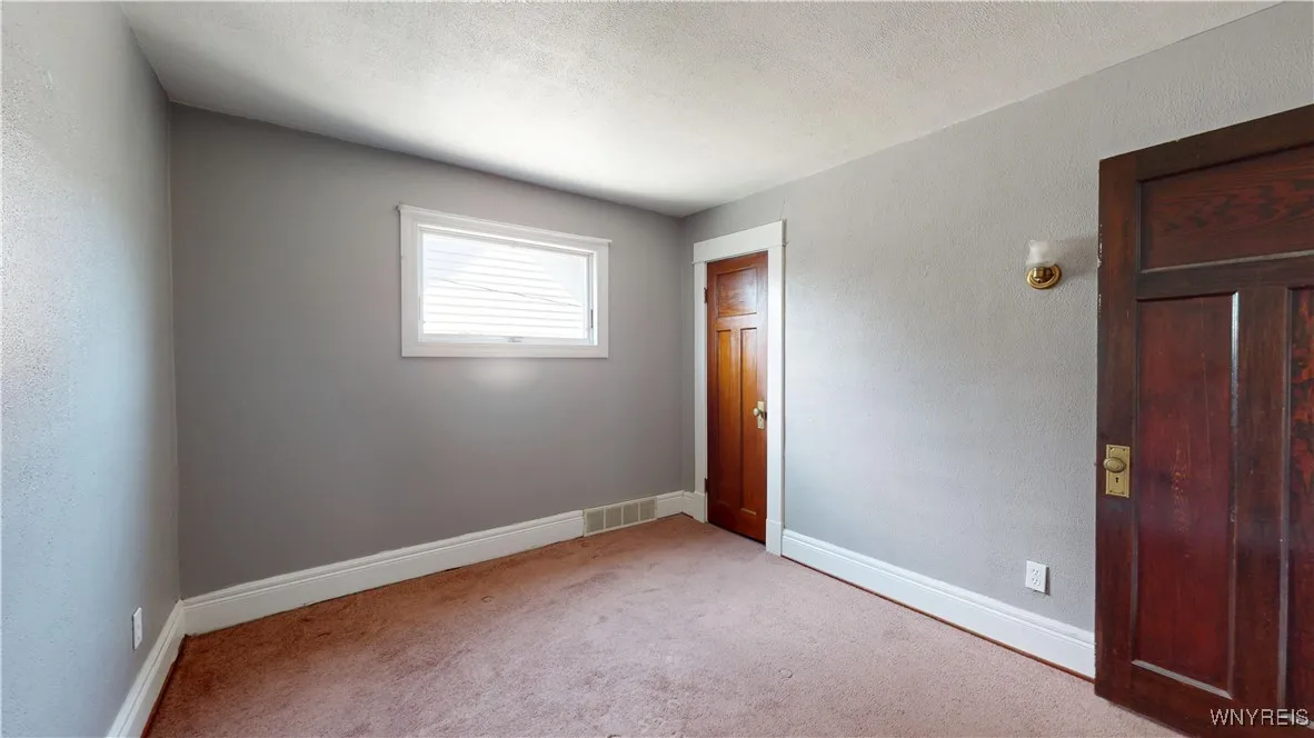 79 Eaglewood Avenue, Buffalo, New York 14220, Buffalo, New York 14220, 3 Bedrooms Bedrooms, ,2 BathroomsBathrooms,Residential,For Sale,79 Eaglewood Avenue, Buffalo, New York 14220,B1626106