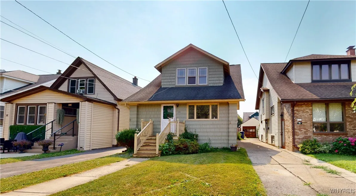 79 Eaglewood Avenue, Buffalo, New York 14220, Buffalo, New York 14220, 3 Bedrooms Bedrooms, ,2 BathroomsBathrooms,Residential,For Sale,79 Eaglewood Avenue, Buffalo, New York 14220,B1626106