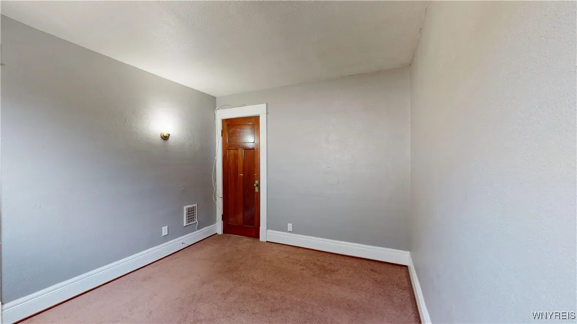 79 Eaglewood Avenue, Buffalo, New York 14220, Buffalo, New York 14220, 3 Bedrooms Bedrooms, ,2 BathroomsBathrooms,Residential,For Sale,79 Eaglewood Avenue, Buffalo, New York 14220,B1626106
