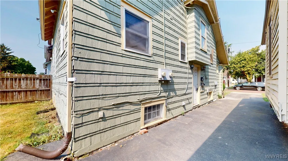 79 Eaglewood Avenue, Buffalo, New York 14220, Buffalo, New York 14220, 3 Bedrooms Bedrooms, ,2 BathroomsBathrooms,Residential,For Sale,79 Eaglewood Avenue, Buffalo, New York 14220,B1626106