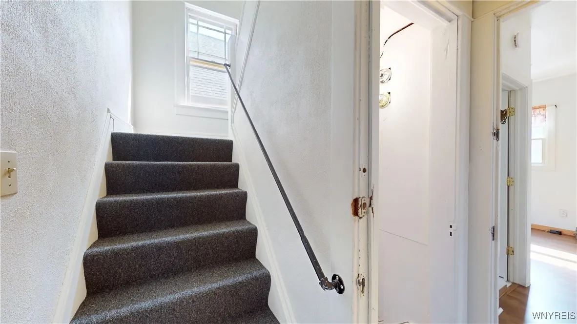 79 Eaglewood Avenue, Buffalo, New York 14220, Buffalo, New York 14220, 3 Bedrooms Bedrooms, ,2 BathroomsBathrooms,Residential,For Sale,79 Eaglewood Avenue, Buffalo, New York 14220,B1626106