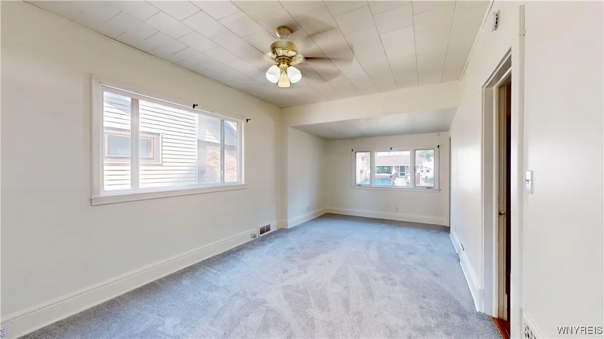 79 Eaglewood Avenue, Buffalo, New York 14220, Buffalo, New York 14220, 3 Bedrooms Bedrooms, ,2 BathroomsBathrooms,Residential,For Sale,79 Eaglewood Avenue, Buffalo, New York 14220,B1626106