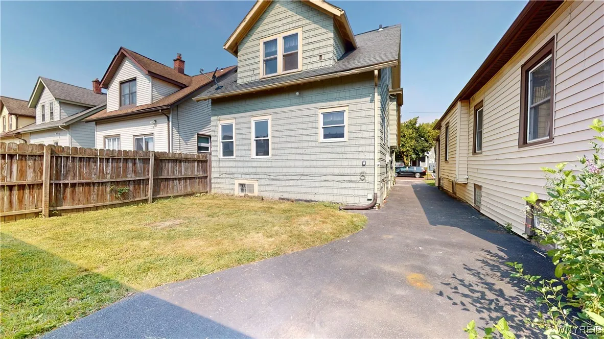 79 Eaglewood Avenue, Buffalo, New York 14220, Buffalo, New York 14220, 3 Bedrooms Bedrooms, ,2 BathroomsBathrooms,Residential,For Sale,79 Eaglewood Avenue, Buffalo, New York 14220,B1626106