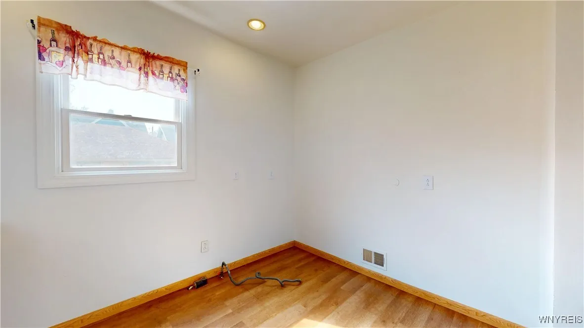 79 Eaglewood Avenue, Buffalo, New York 14220, Buffalo, New York 14220, 3 Bedrooms Bedrooms, ,2 BathroomsBathrooms,Residential,For Sale,79 Eaglewood Avenue, Buffalo, New York 14220,B1626106