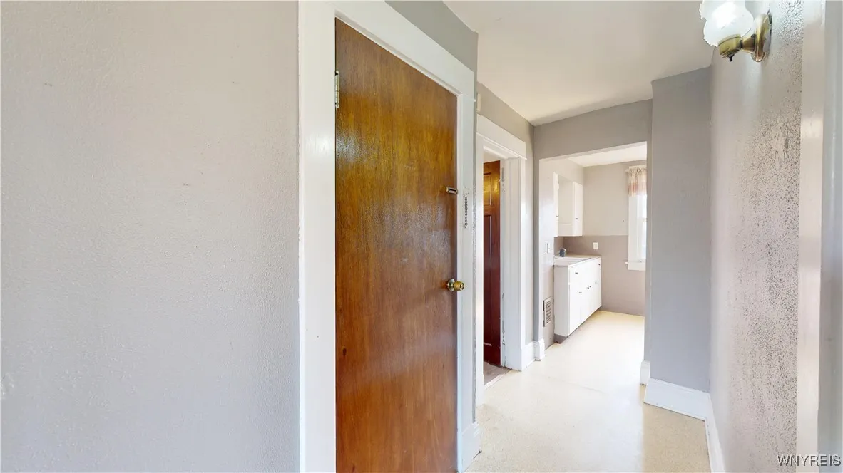 79 Eaglewood Avenue, Buffalo, New York 14220, Buffalo, New York 14220, 3 Bedrooms Bedrooms, ,2 BathroomsBathrooms,Residential,For Sale,79 Eaglewood Avenue, Buffalo, New York 14220,B1626106