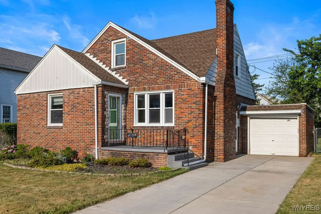 88 Mapleview Road, Cheektowaga, New York 14225, Cheektowaga, New York 14225, 4 Bedrooms Bedrooms, 8 Rooms Rooms,1 BathroomBathrooms,Residential,Closed,88 Mapleview Road, Cheektowaga, New York 14225,0,B1626335