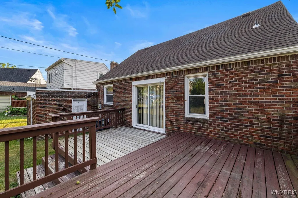 88 Mapleview Road, Cheektowaga, New York 14225, Cheektowaga, New York 14225, 4 Bedrooms Bedrooms, 8 Rooms Rooms,1 BathroomBathrooms,Residential,Closed,88 Mapleview Road, Cheektowaga, New York 14225,0,B1626335