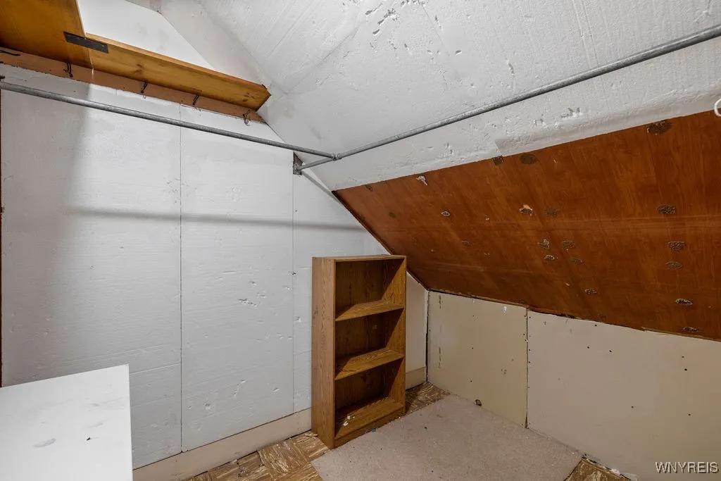 88 Mapleview Road, Cheektowaga, New York 14225, Cheektowaga, New York 14225, 4 Bedrooms Bedrooms, 8 Rooms Rooms,1 BathroomBathrooms,Residential,Closed,88 Mapleview Road, Cheektowaga, New York 14225,0,B1626335