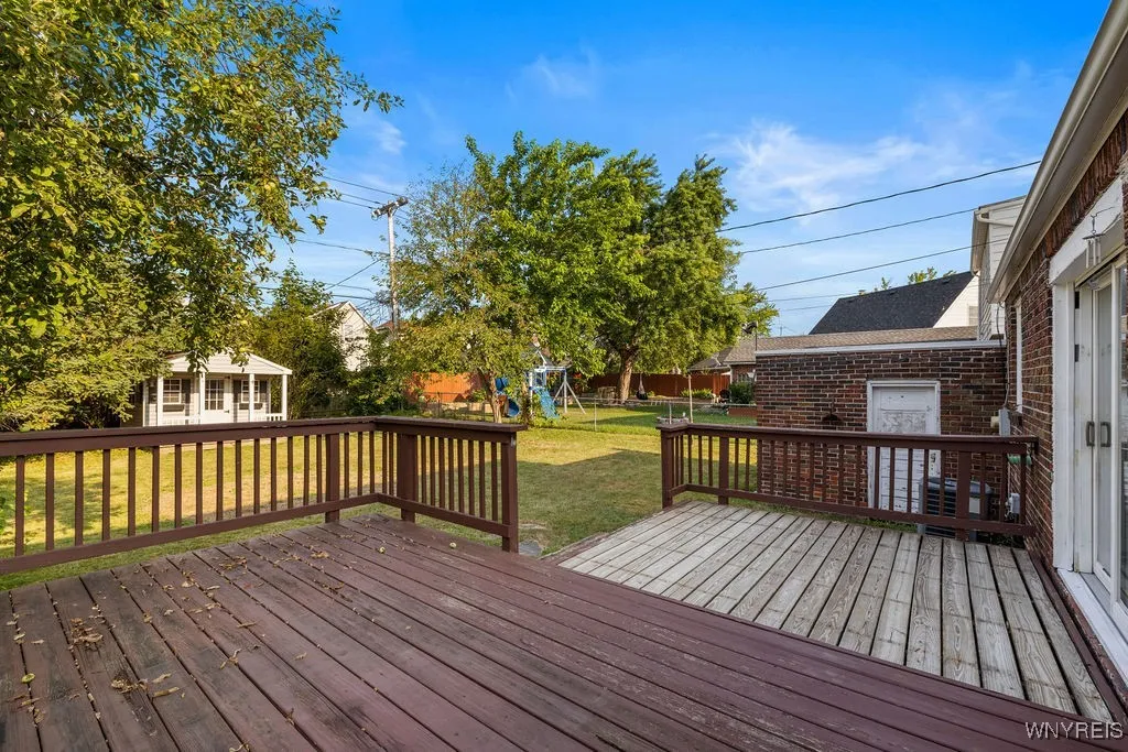 88 Mapleview Road, Cheektowaga, New York 14225, Cheektowaga, New York 14225, 4 Bedrooms Bedrooms, 8 Rooms Rooms,1 BathroomBathrooms,Residential,Closed,88 Mapleview Road, Cheektowaga, New York 14225,0,B1626335