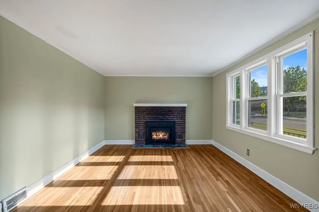 Spacious living room