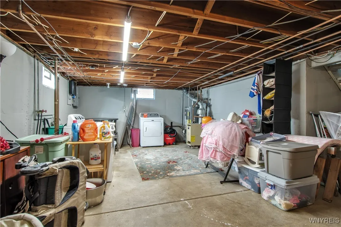 84 Cresthaven Drive, West Seneca, New York 14224, West Seneca, New York 14224, 3 Bedrooms Bedrooms, 6 Rooms Rooms,1 BathroomBathrooms,Residential,For Sale,84 Cresthaven Drive, West Seneca, New York 14224,0,B1626019