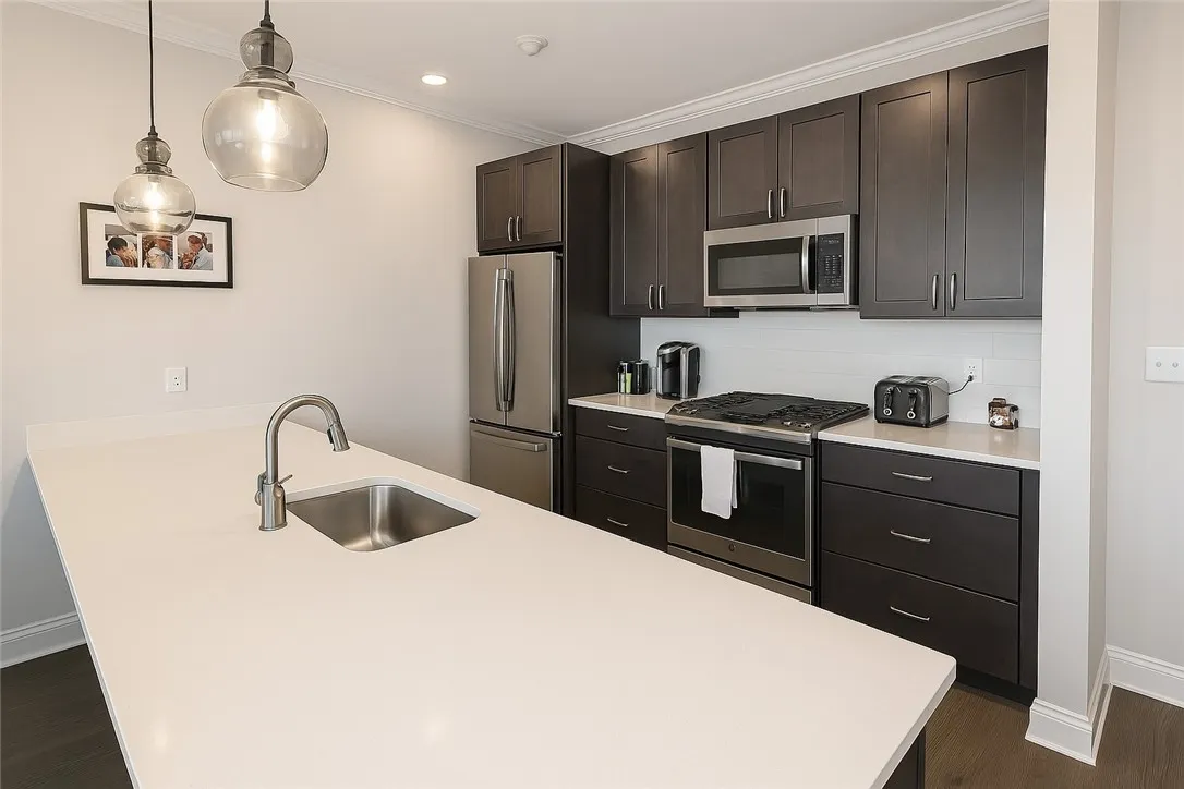 3500 East, Brighton, New York 14618, Brighton, New York 14618, 2 Bedrooms Bedrooms, 4 Rooms Rooms,2 BathroomsBathrooms,Residential Lease,For Rent,3500 East, Brighton, New York 14618,R1627179