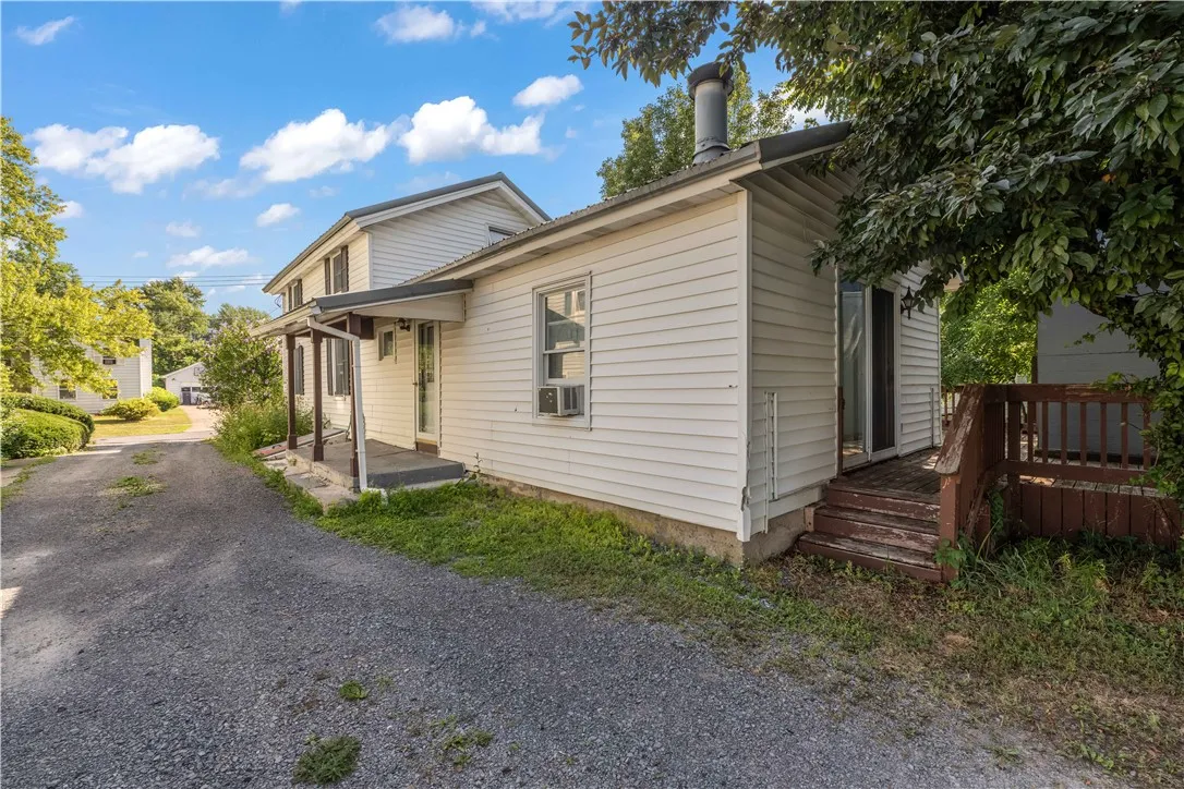 12 Barker Street, Seneca Falls, New York 13148, Seneca Falls, New York 13148, 3 Bedrooms Bedrooms, 7 Rooms Rooms,1 BathroomBathrooms,Residential,Closed,12 Barker Street, Seneca Falls, New York 13148,0,R1626510