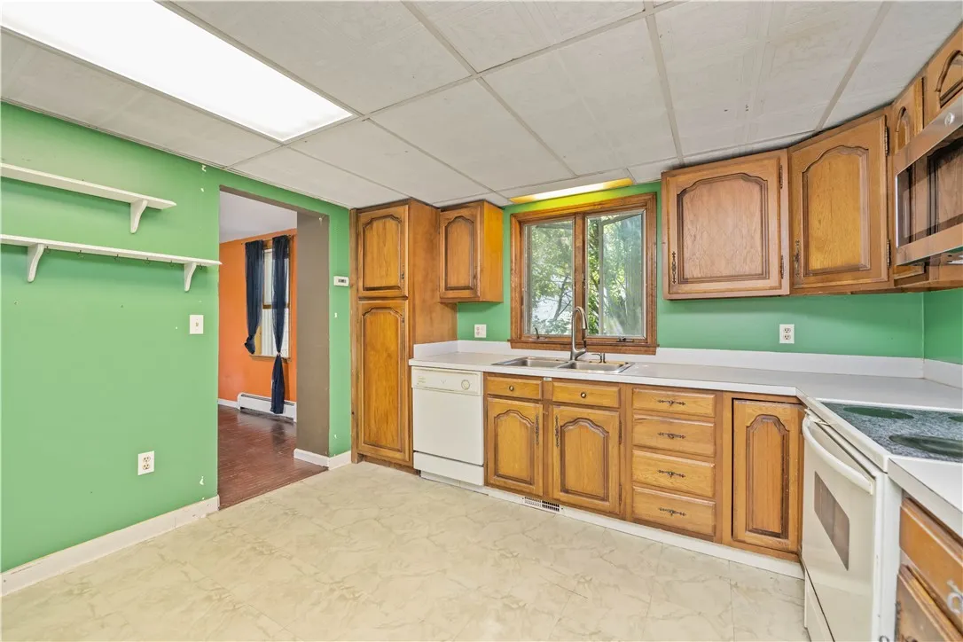 12 Barker Street, Seneca Falls, New York 13148, Seneca Falls, New York 13148, 3 Bedrooms Bedrooms, 7 Rooms Rooms,1 BathroomBathrooms,Residential,Closed,12 Barker Street, Seneca Falls, New York 13148,0,R1626510